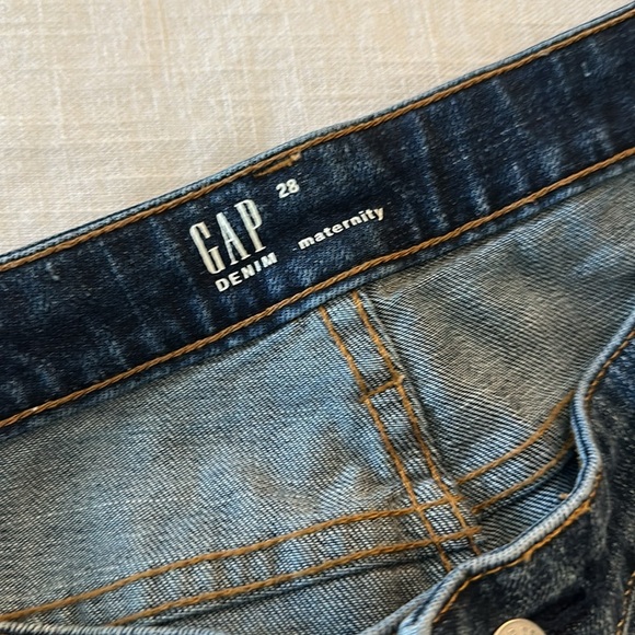 Gap Maternity Jean Shorts - Picture 2 of 4